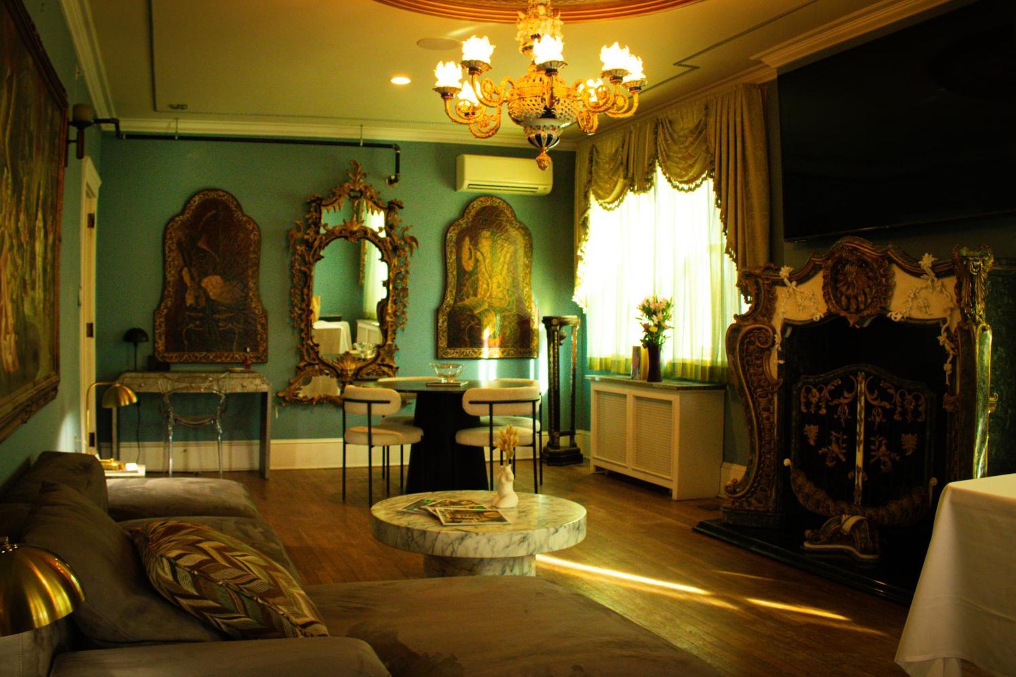 Chateau That 70s *